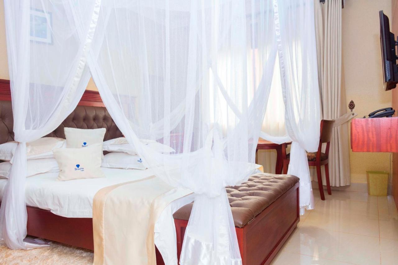 Sapphire Hotel Entebbe Kigo Kajansi Exterior photo