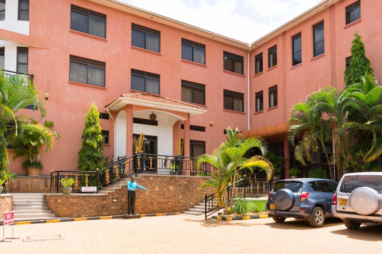 Sapphire Hotel Entebbe Kigo Kajansi Exterior photo
