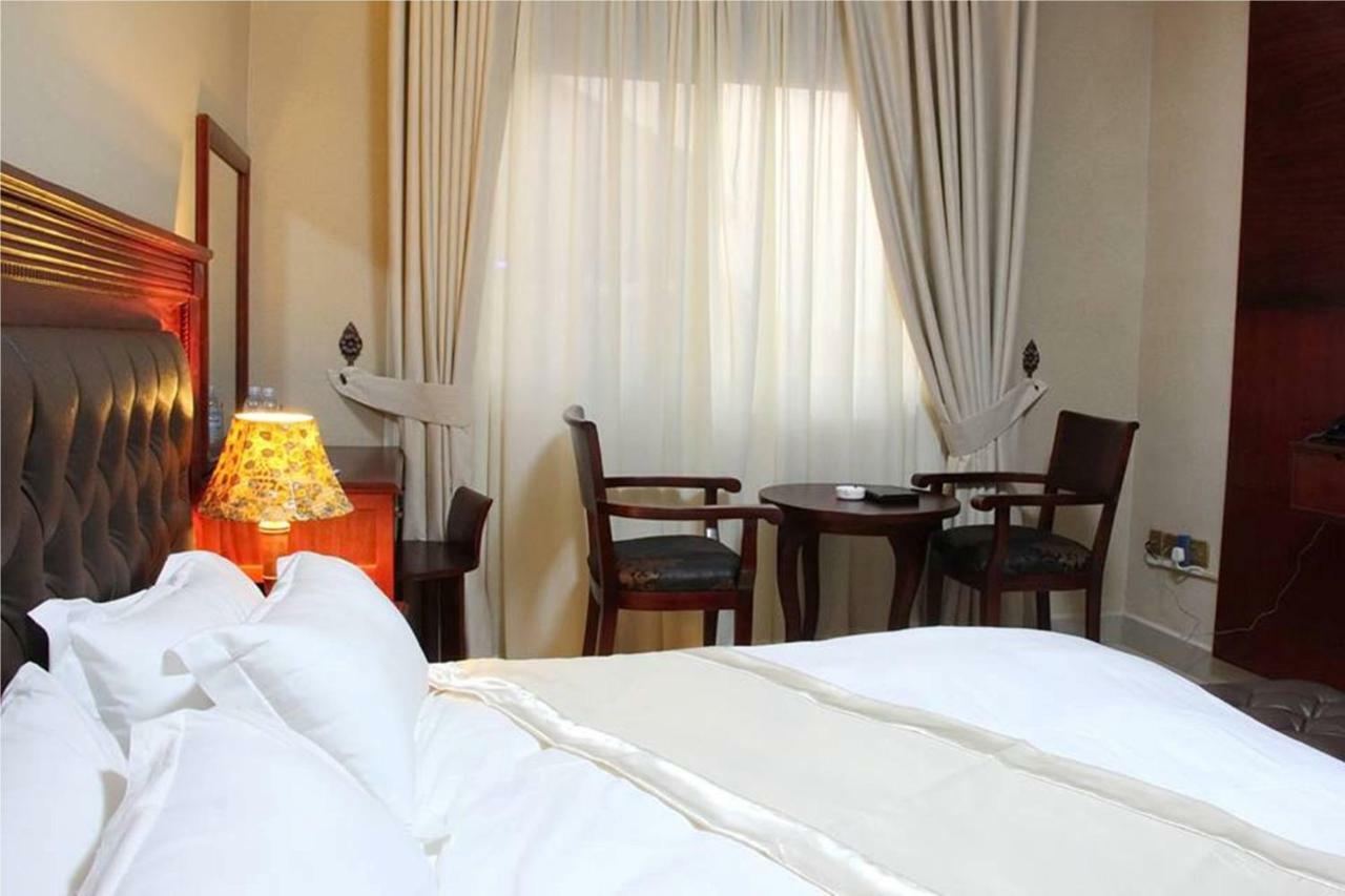 Sapphire Hotel Entebbe Kigo Kajansi Exterior photo