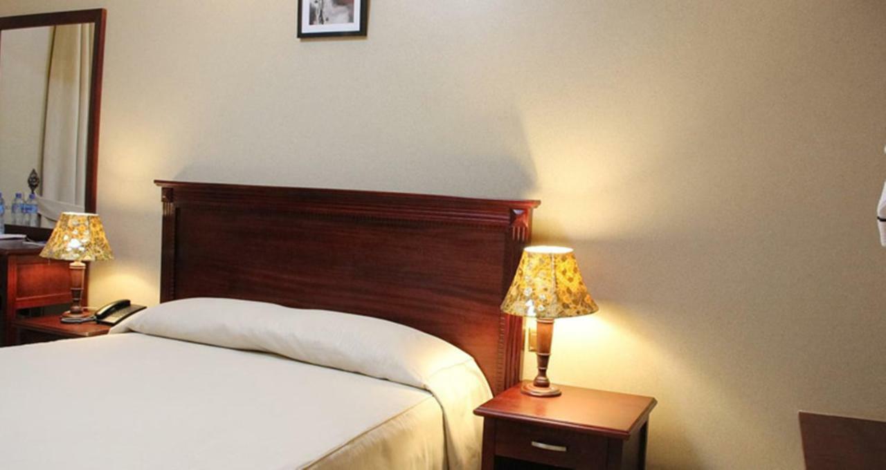 Sapphire Hotel Entebbe Kigo Kajansi Exterior photo