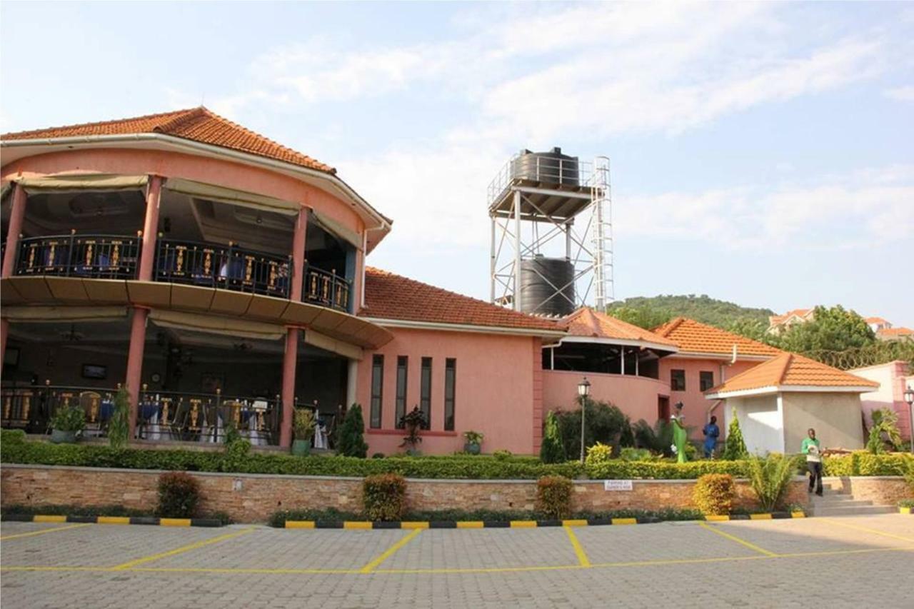 Sapphire Hotel Entebbe Kigo Kajansi Exterior photo